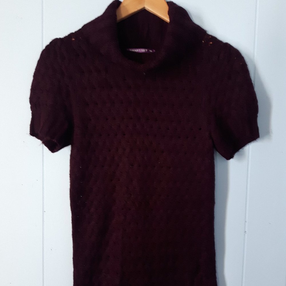 🌸 3 for $20 🌸 Maroon Short-Sleeve Turtleneck
